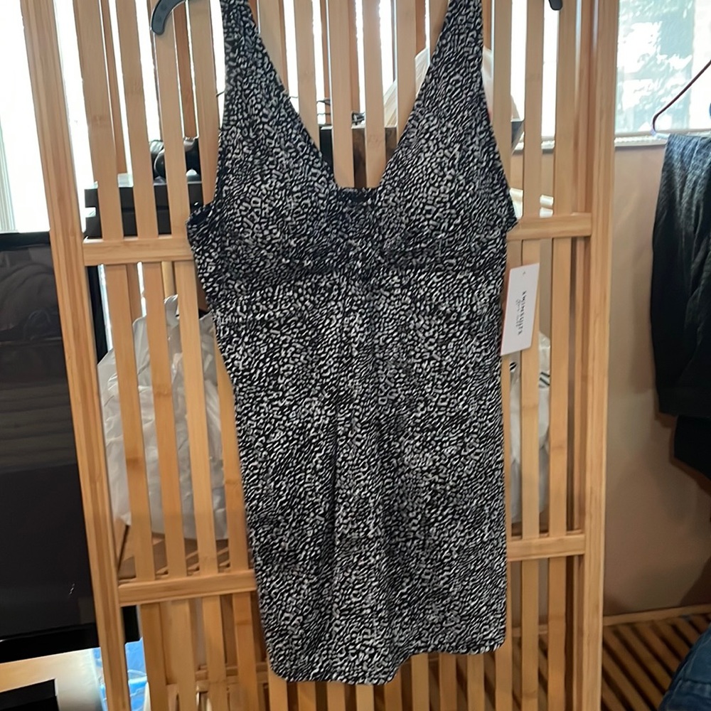 Swimsuit NWT, V neck, one piece, tummy control